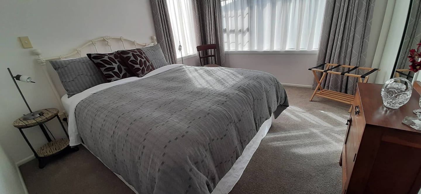 Unique & Funky: Bed + Continental Breakfast 1