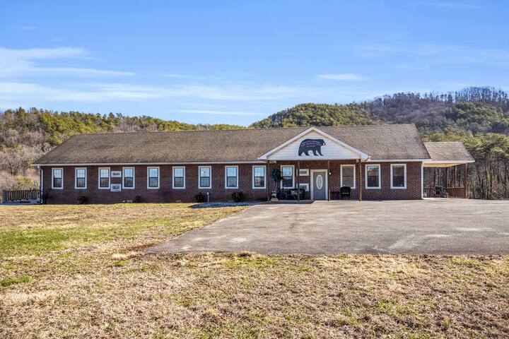 Mountain View Cabin Rentals managed Airbnb listing 3