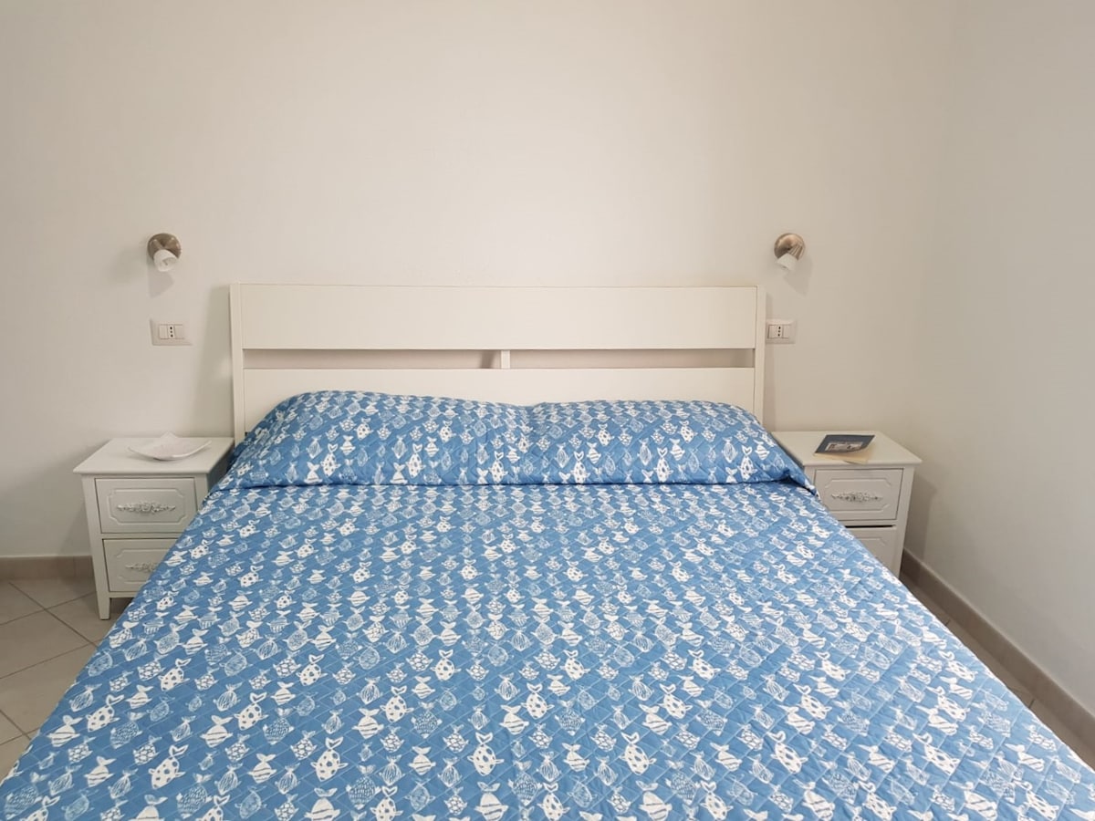 dhoma kryesore e gjumit - 
dhomë gjumi me krevat dopio - 
Një dhomë gjumi me krevat dopio - 