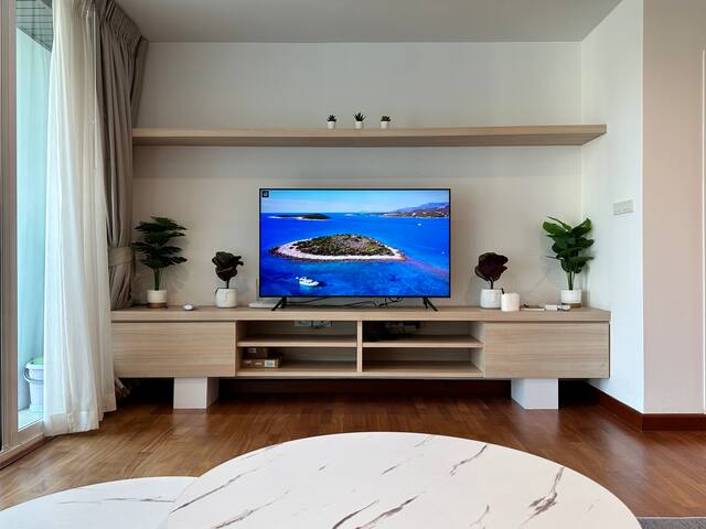 WoW! Double Corner 3 Bed, near Skytrain, Pool, Gym gallery image 4