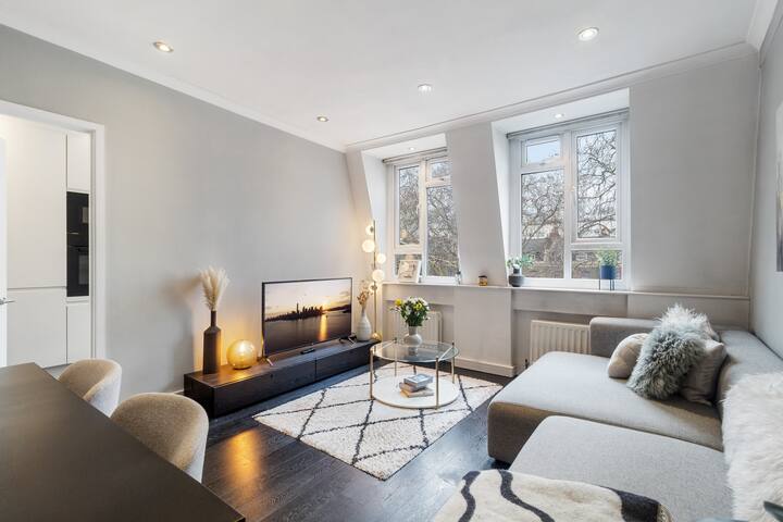 Stylish 2 bedroom by Hyde Park gallery image 2