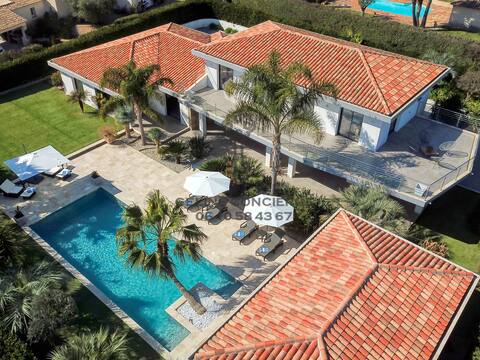 Modern Villa with Pool