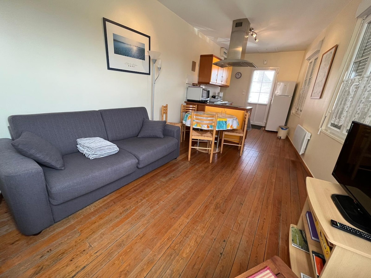 Top performing Airbnb: Le Crotoy: Bright apartment 2 to 4 people in Le Crotoy