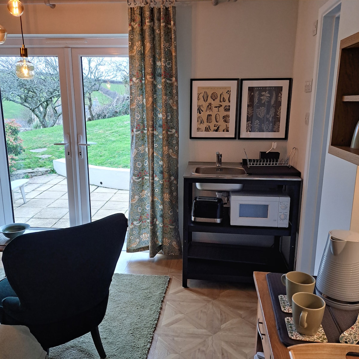 Top Airbnb: Salcombe private guest annexe suite in Salcombe