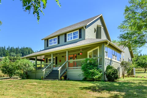 Country Charm 2-acre Vineyard Views