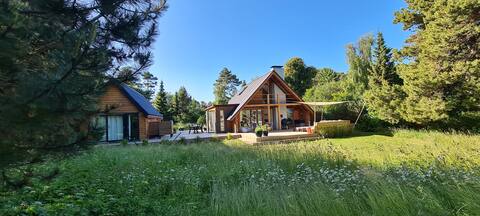 Gorgeous house 25m from beautiful sandy beach