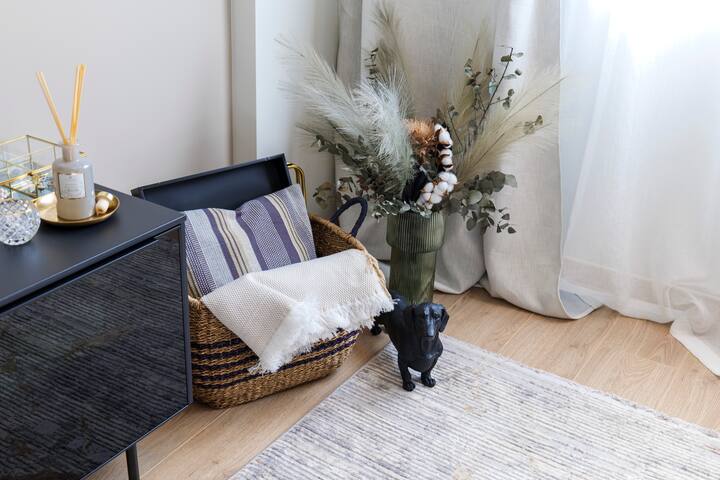 Acropolis Deluxe 2BR Apartment gallery image 5