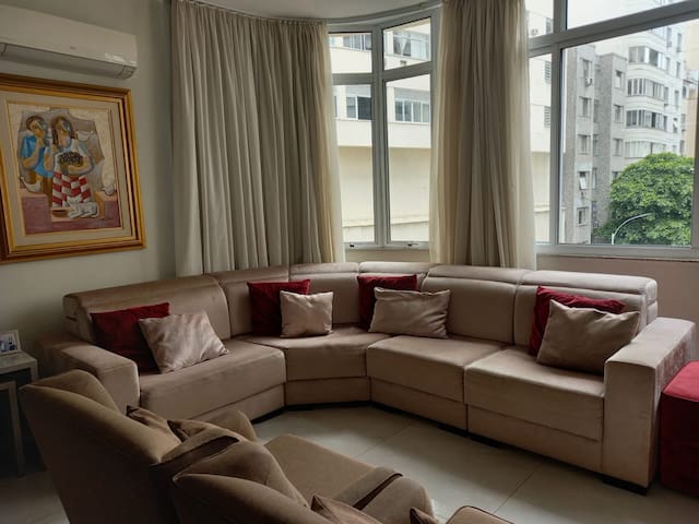 Amplo Apartamento renovado gallery image 2