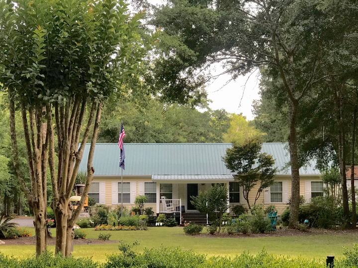 Edisto River Retreat Houses for Rent in Adams Run, South Carolina