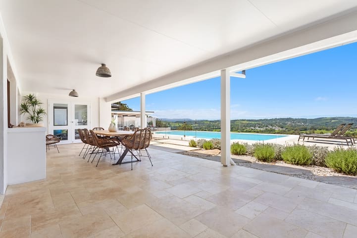 Idyllic Lawlers Orchard.