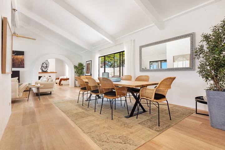 Idyllic Lawlers Orchard. gallery image 4