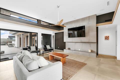 Zen House | A Peaceful Stay