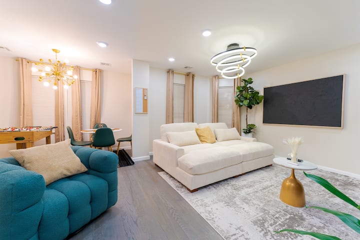 Sovereign Cottage W/parking, Self Check-in & Wifi - New York
