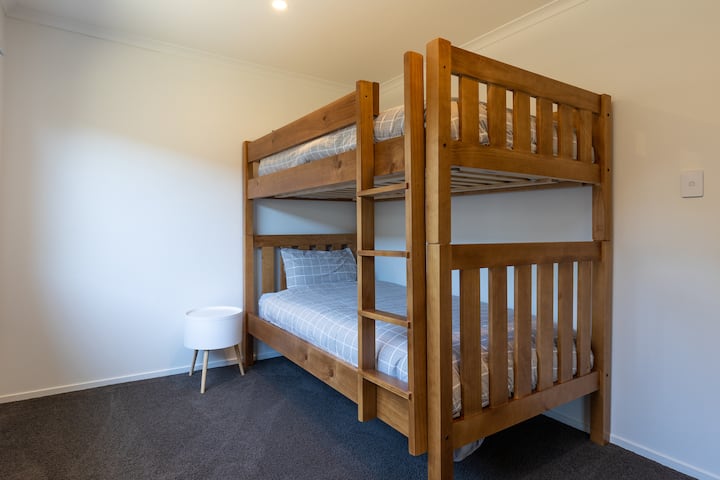 Chambre superposée avec lits King Size simples