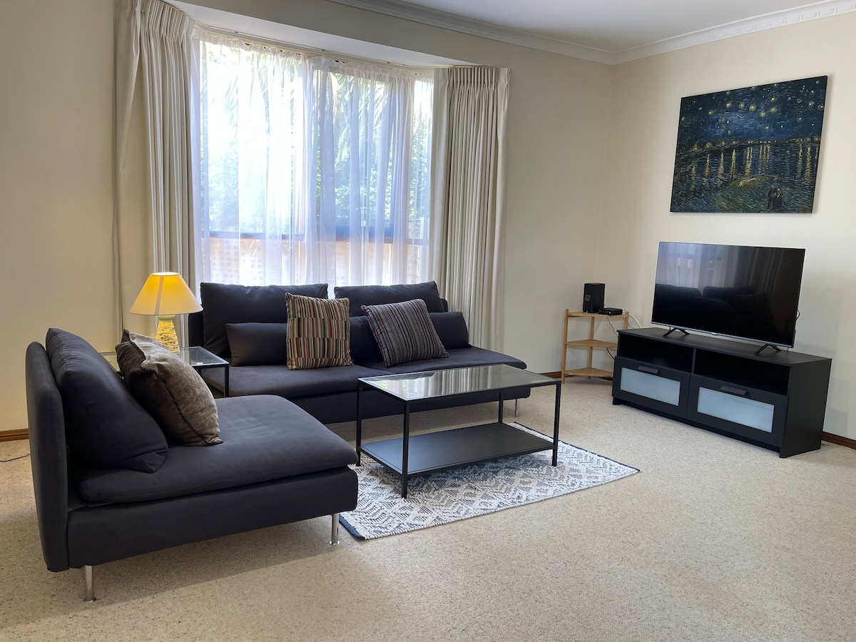 Popular Airbnb listing: The Calm Oasis in Central Glen Waverley in Glen Waverley