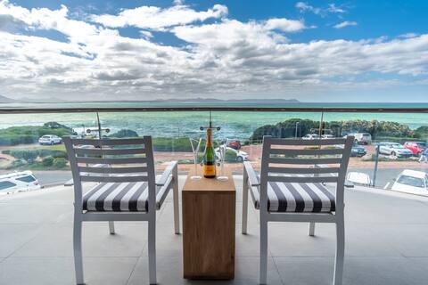 Seafront Luxury @ The Birkenhead - Inverter