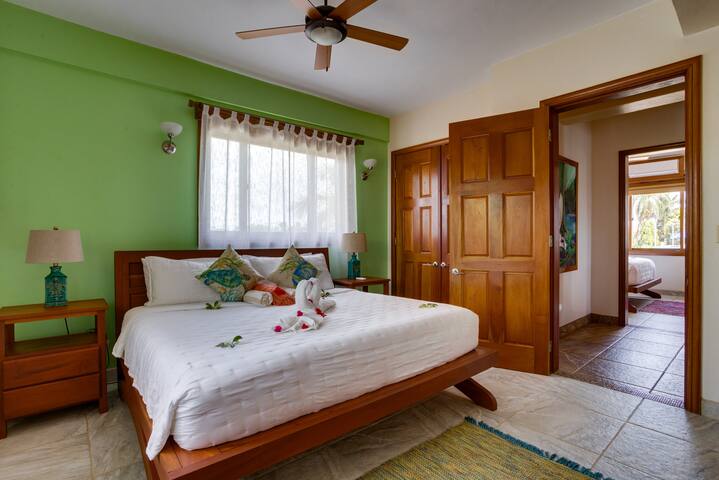 Stunning Beach House gallery image 2