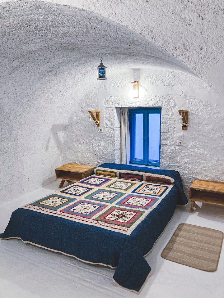 descansa como nunca en una habitacion cueva!!!