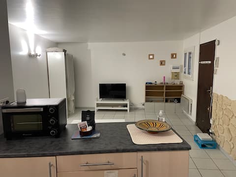 Studio , near RER A/Line L station