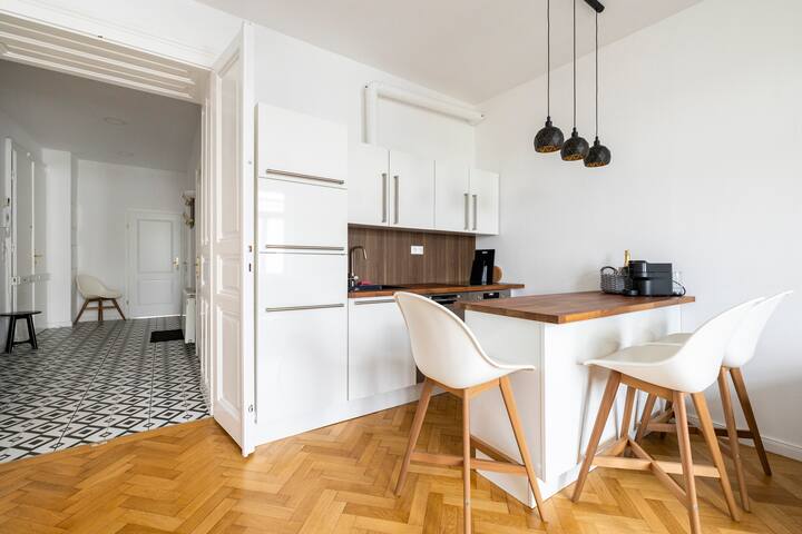 Luxury 3 bedroom apartment near Schönbrunn Palace gallery image 3