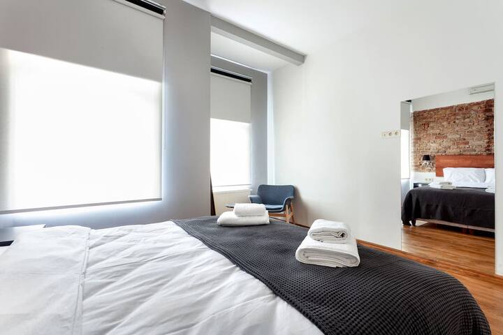 Whole building 18BR/13BA Terrace gallery image 3