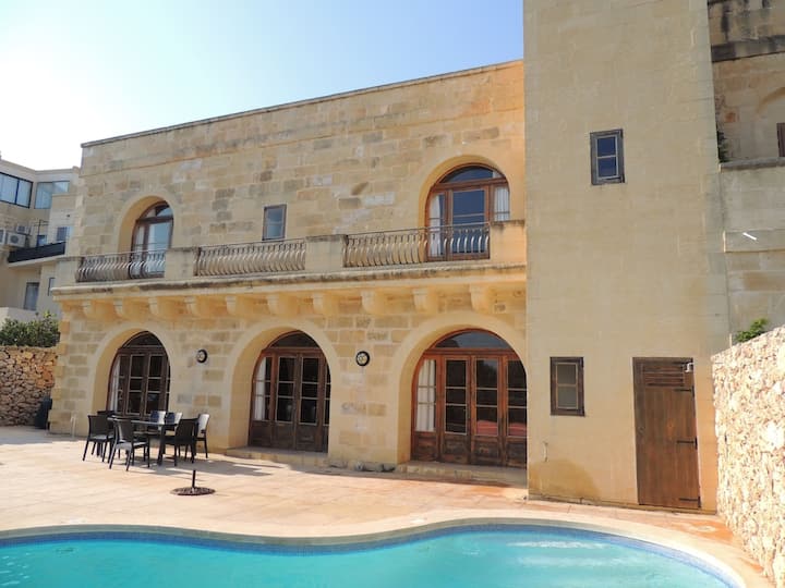 Bellamente Restaurada Casa De Campo Con Piscina Privada - Malta