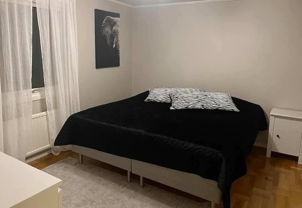 Dormitorio 1. Cama doble 180x200