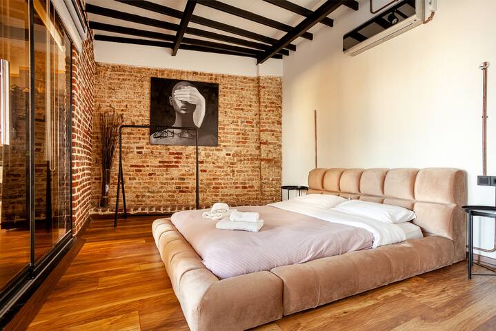 big group VIEW 9BR/5BA-Galata gallery image 2