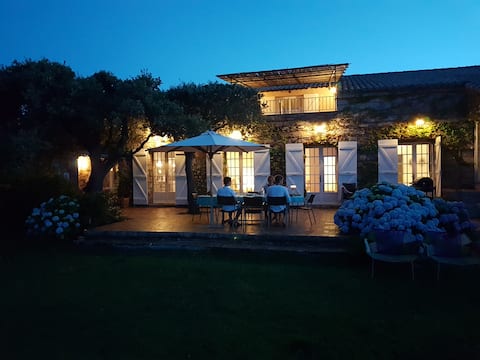 Beach villa + 2 guest houses 20 people