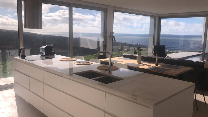 Amazing Sea View Beach House gallery image 5