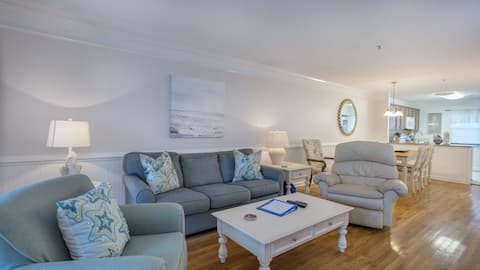Top performing Airbnb: HHI South Forest beach/WLK TO BEACH, dining, pool in Hilton Head Island