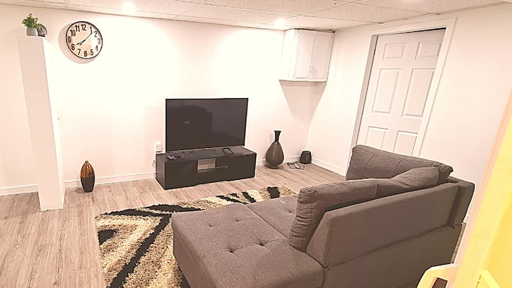 2 Bedrooms In Entire Home With Free Parking - London, Ontario