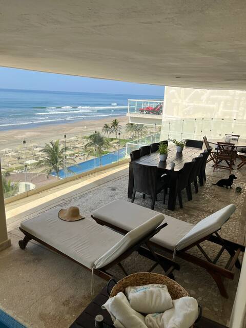 Exclusivo depa sobre la playa