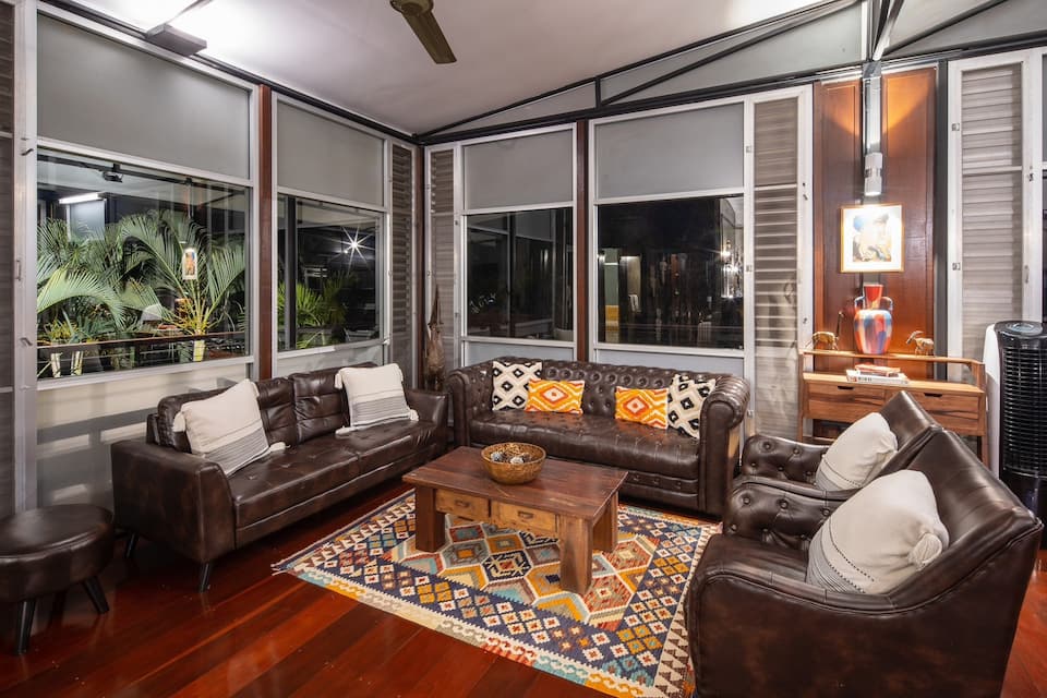 A glass-walled jungle villa outside Chiang Mai, Nam Phrae, Chiang Mai, Thailand, photo 3 of 10