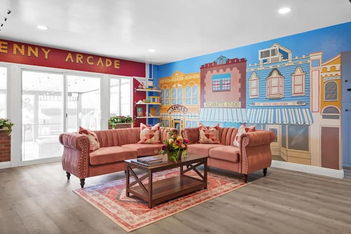 The Disneyland Dream: Arcade, Theater, Play, Golf+ - Garden Grove, CA
