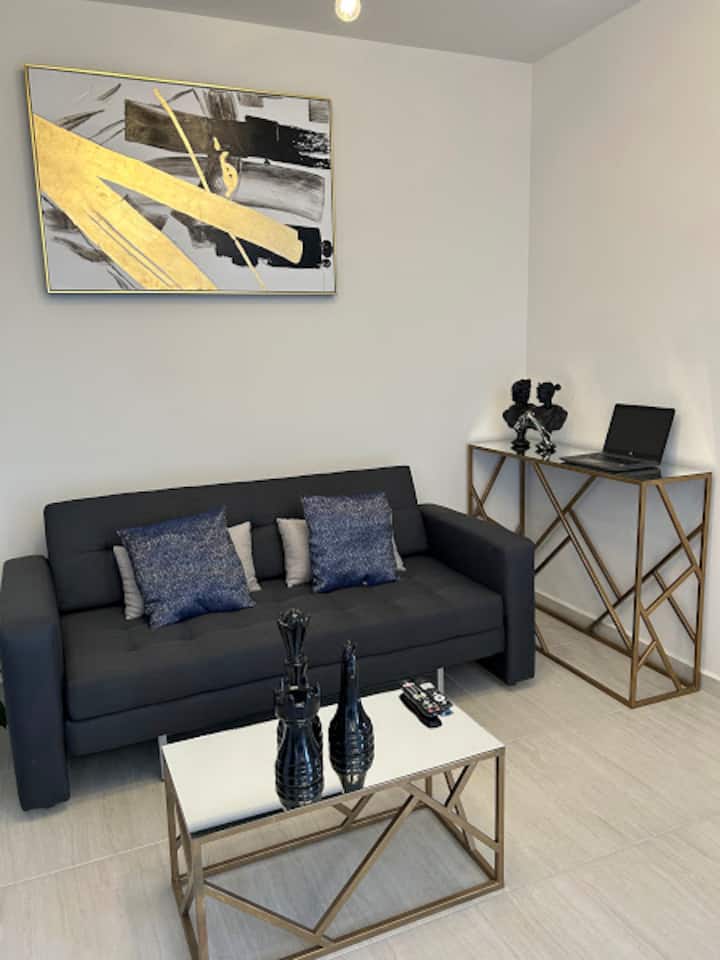 Kiti cha sebuleni ambacho kinaweza kutumika kama kitanda usiku 