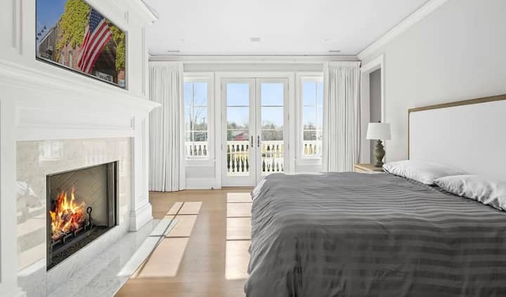 Dormitorio principal con cama tamaño king
