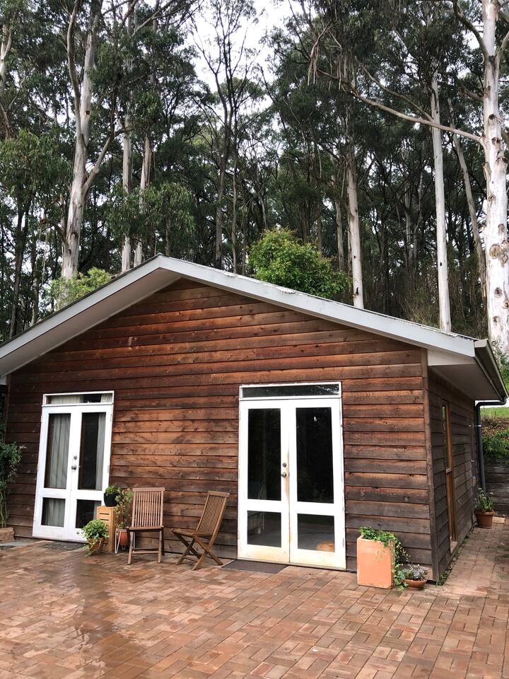 Gum Cottage in Bundanoon Cabins for Rent in Bundanoon, New South