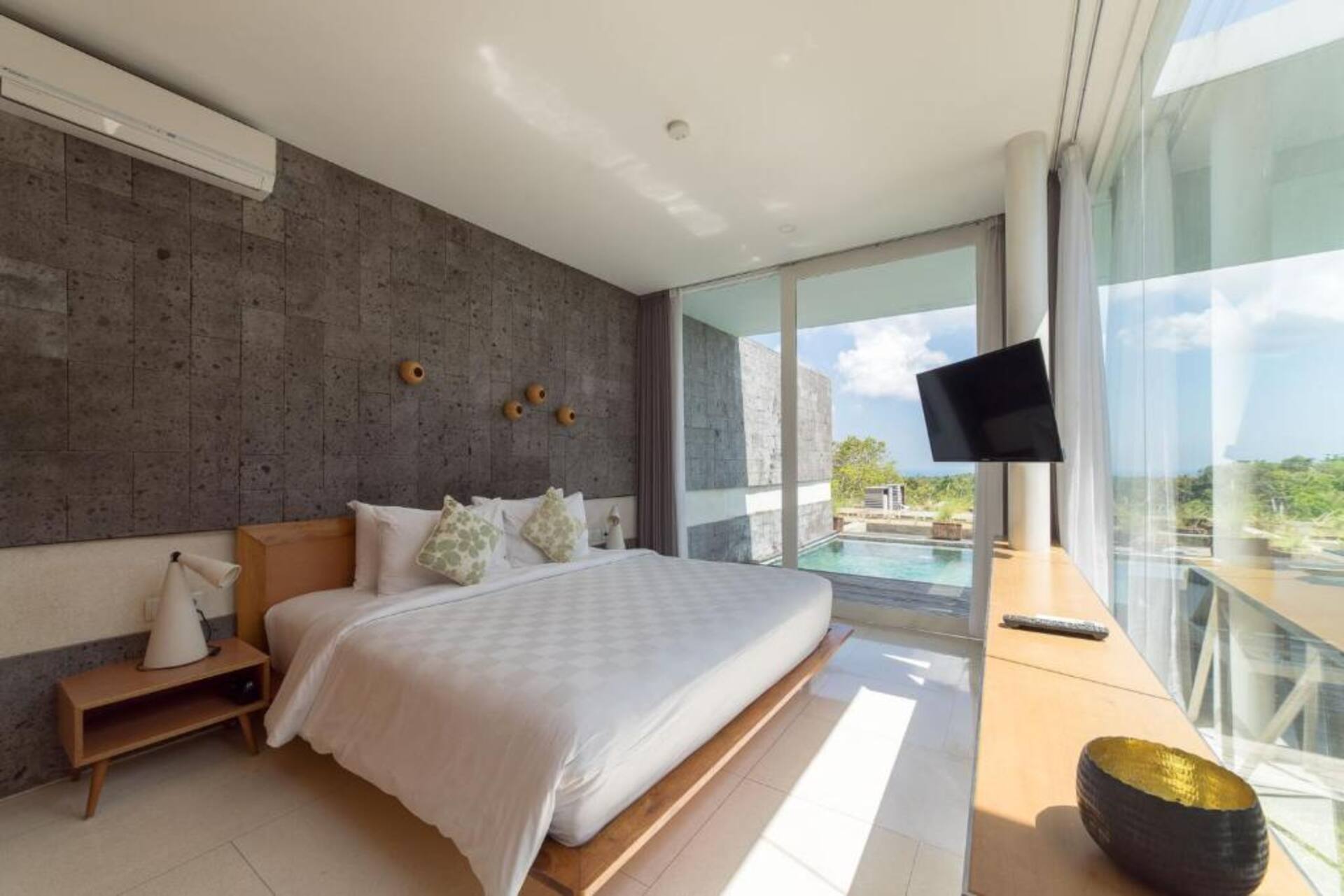 Panoramic Cliffside Haven 1 Bedroom Private Villa in Uluwatu 2