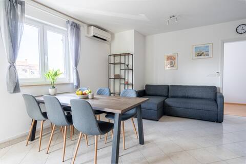 Charming apartment within walking distance of the sea in Funtana