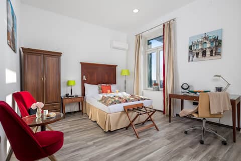 Successful Airbnb property: Continentale Room with balcony #4 in Mjesni Odbor Centar Sušak