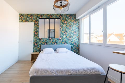 Top Airbnb: Bright Studio Apartment – Place Wilson – Easy Parking in Faubourg Sud