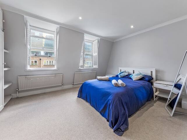 Mews House West Ken gallery image 4