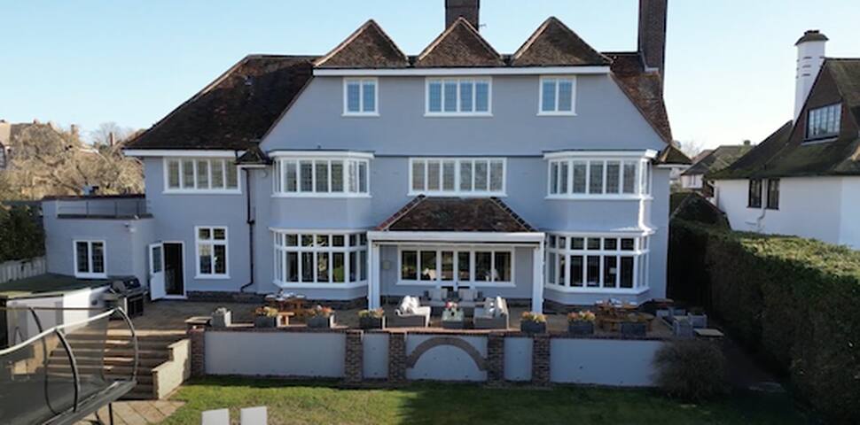 Frinton Holiday Lets managed Airbnb listing 2