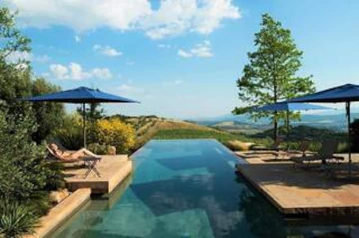Corbezzolo-House in the hills with a view of the Maremma