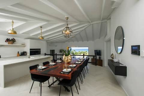 Stunning 4 Bed Luxury Villa with pool-St James