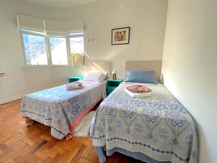 Chambre avec 2 lits simple