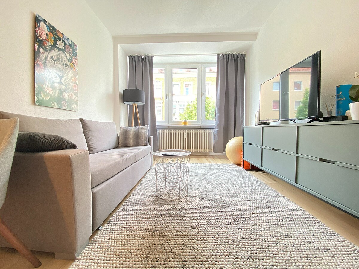 Successful Airbnb property: Bright, quiet, central - 2 rooms in List