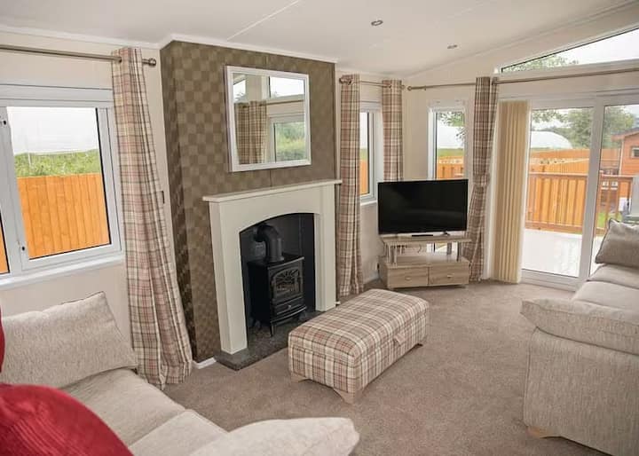 Red Robin Lodge In Cheddar - Cheddar