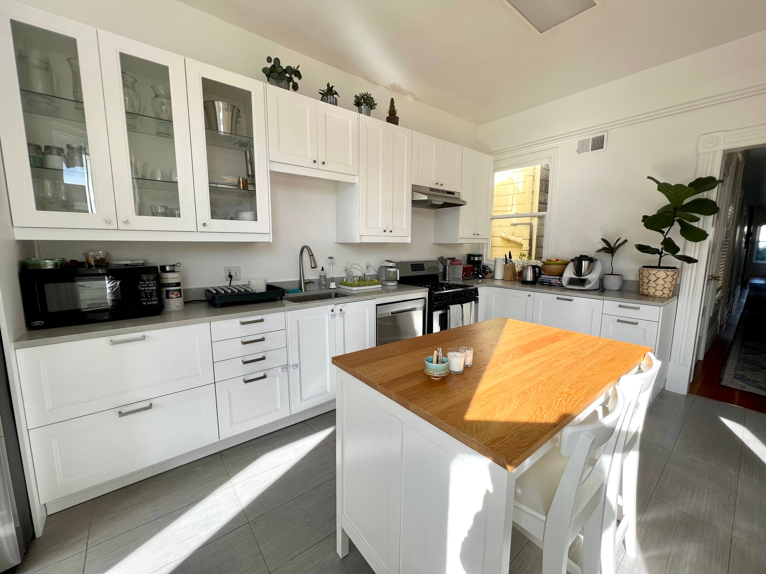 Condo in San Francisco · ★5.0 · 3 bedrooms · 4 beds · 2 baths - Image 6